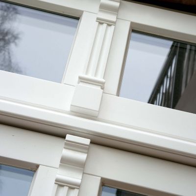 Schmuckelemente für Holzfenster