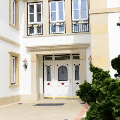 Luxuriöse Holzhaustüren